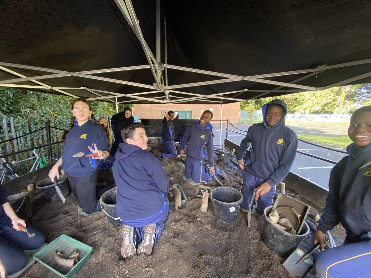 Miss Morrin tweet media