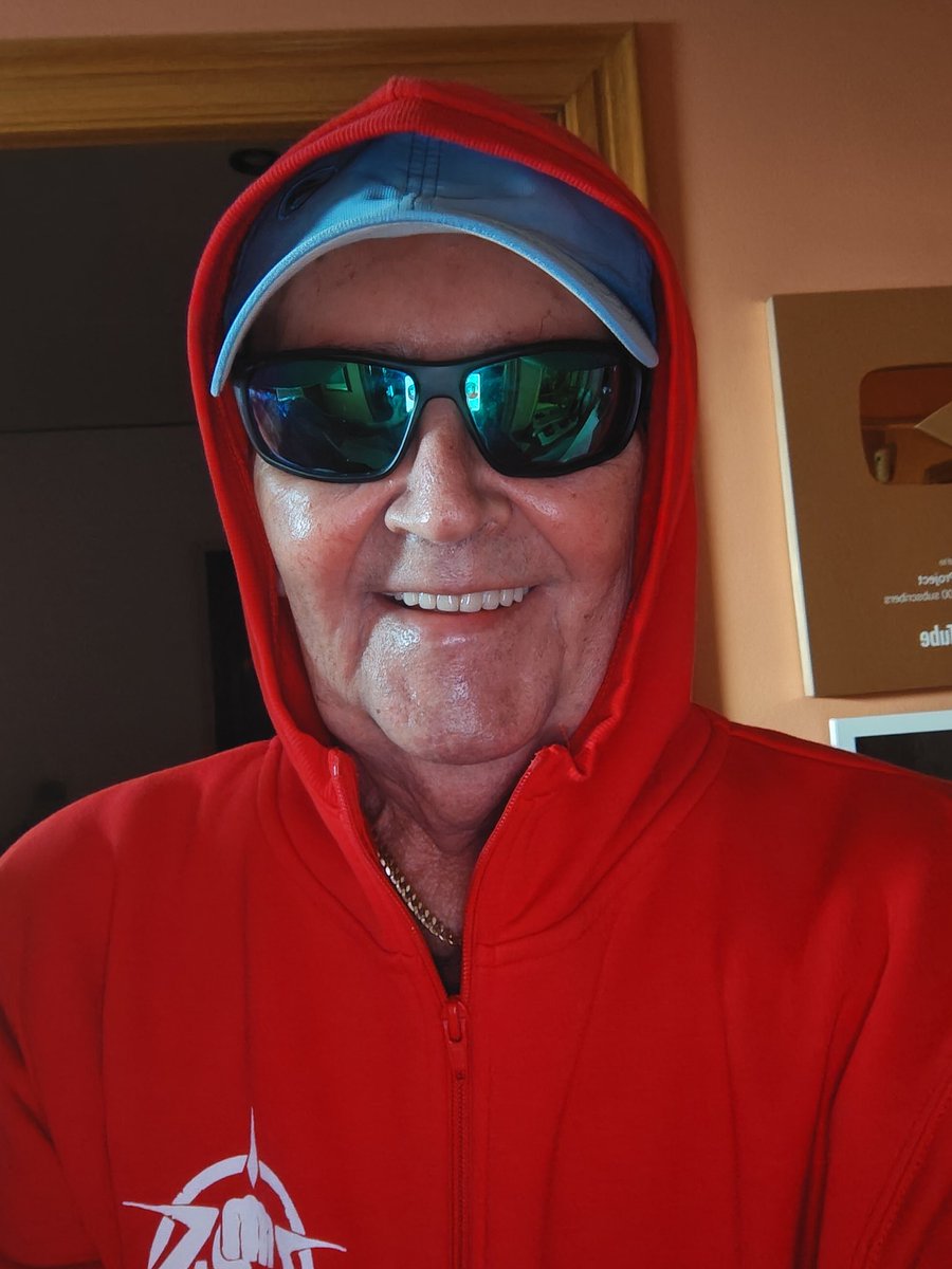 INTERNAUTAS mis amores, os tengo que comunicar un Escándalo Universal coño  después de unos años Papagiorgio volverá con todos mis corazones en Youtube en el RINCON DE GIORGIO con un nuevo vídeo 📹 naur será a finales de este mes, ya estoy nervioso coño, un besazo os quiero,