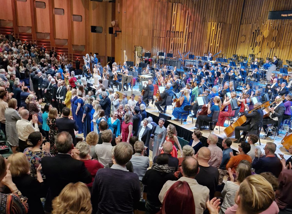 DeborahAnnetts's tweet image. What a brilliant centenary 
 concert tonight for @BBCSingers showcasing their amazing talents. The programme sparkled with musical delights from Bach to the world premiere of Inform Educate and Entertain by @RGCWbaritone . Simply wonderful @SamEvansLondon @KeeleyMP @SimonWebb_