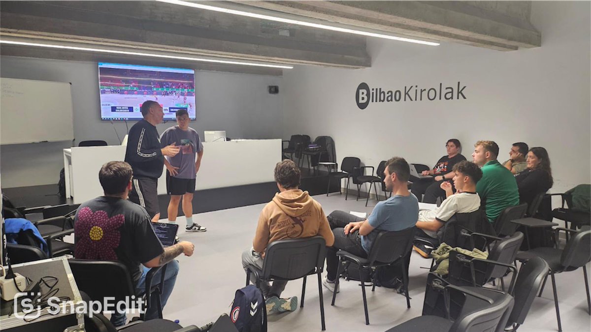 Hoy en el curso técnico deportivo superior, en las instalaciones de <a href="/bilbaobasket/">Surne Bilbao 😎</a> estuvimos desarrollando el trabajo defensivo con <a href="/jotacuspi/">Jota Cuspinera</a>. Desde <a href="/KiroleneKIIP/">Kirolene</a> queremos agradecer su disponibilidad. Nos vemos el año que viene.