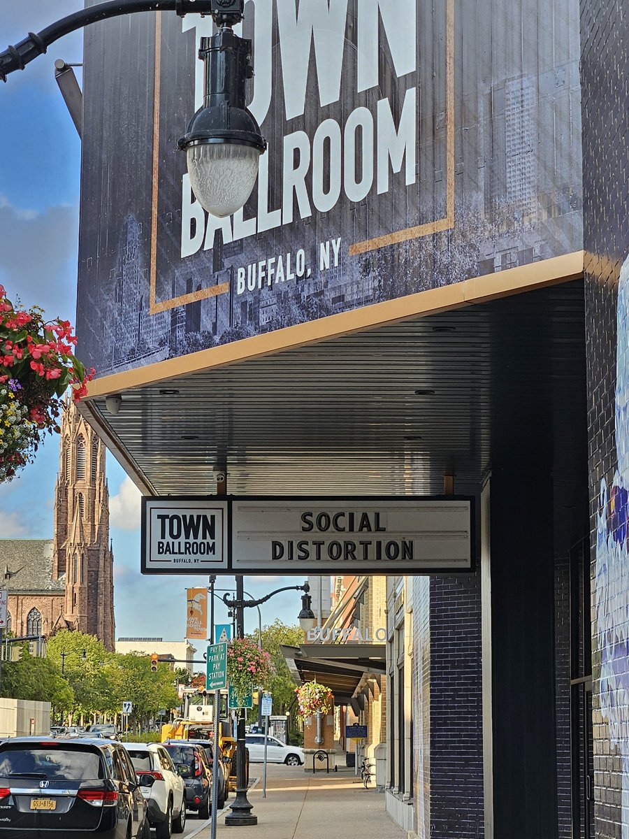 It's a great day for a Social D rock n' roll show!!