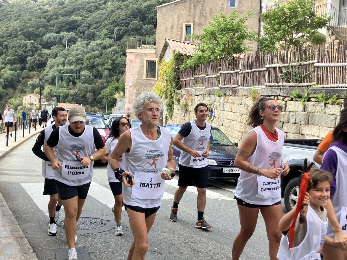 ‘Ssa 4a idizioni d'a Currilingua hè stata un successu : a corsa stessa è a sirata.
Ringraziemu à tutti!

AL DI LÀ DI I SOLDA ACCOLTI CHÌ CI AIÙTANI À RIALIZÀ PRUGETTA, A CURRILINGUA, TRASMETTI A FEDI PAR CH'EDDA CAMPI A NOSCIA LINGUA!