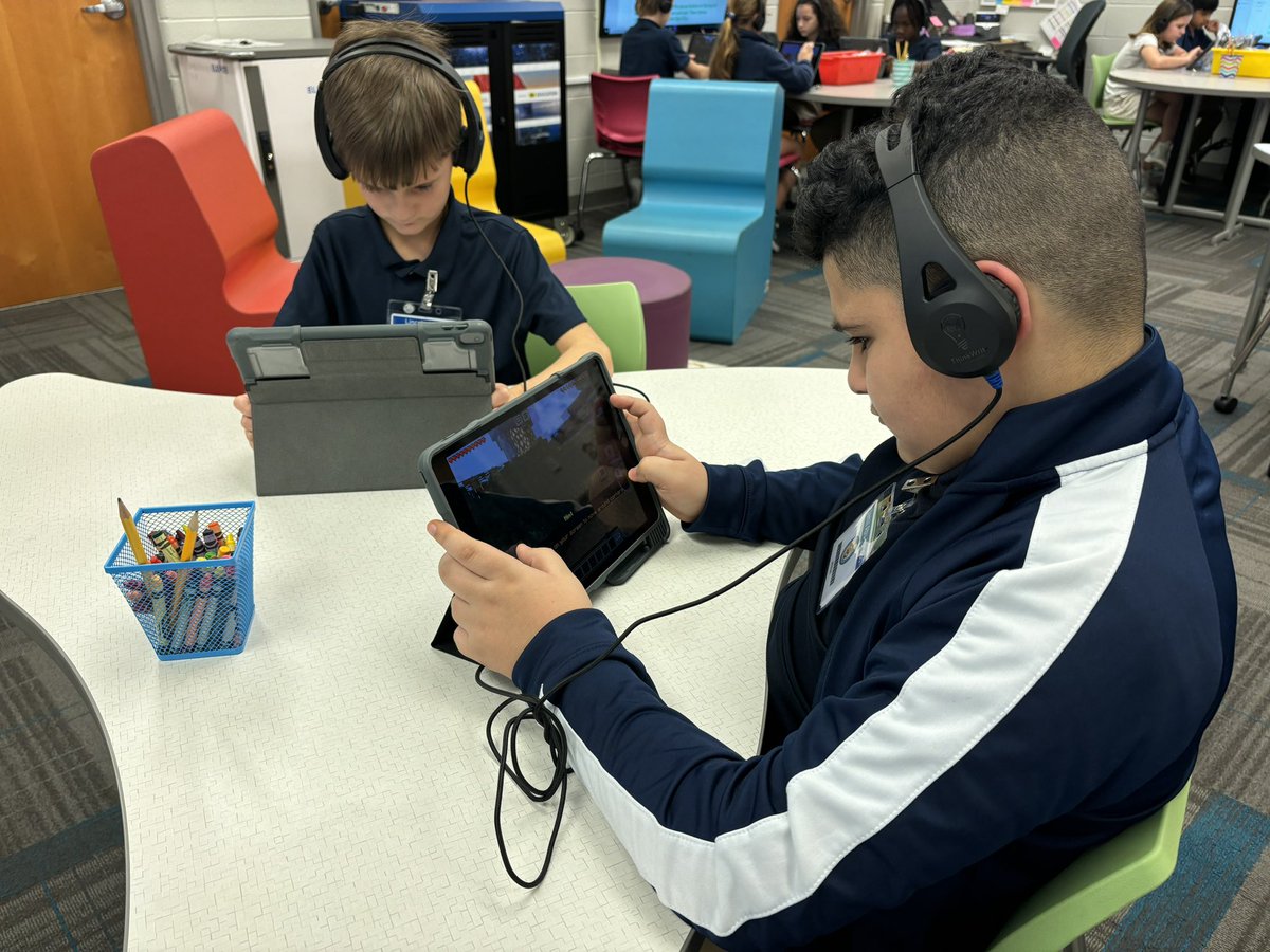 Collier Collaboration Lab (@colliercollabr8) on Twitter photo 4th graders in Mrs. Shapiro’s class started working on the <a href="/PlayCraftLearn/">Minecraft Education</a> tutorials today <a href="/CollierES/">Collier Elementary</a> #BeeTheImpact #TeamMCPSS #growingGREATNESS 4th graders in Mrs. Shapiro’s class started working on the <a href="/PlayCraftLearn/">Minecraft Education</a> tutorials today <a href="/CollierES/">Collier Elementary</a> #BeeTheImpact #TeamMCPSS #growingGREATNESS