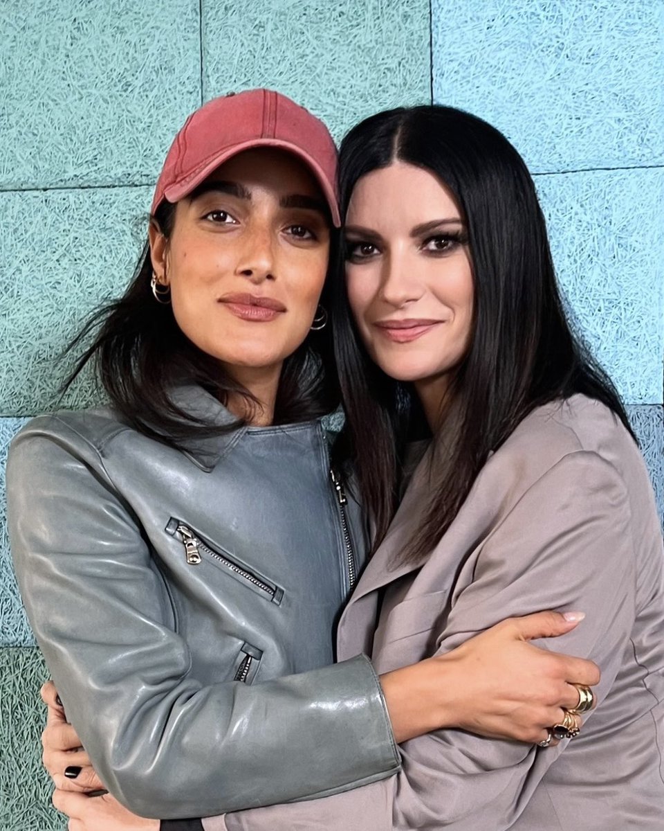 LauraPausini's tweet image. Claudia (@levantecanta )
Il 25 gennaio 2021 mentre scrivevo un post di auguri di compleanno per mia sorella Silvia, mi ha inviato una canzone, piano e voce, cantata e scritta da lei …non sapeva ancora che mia sorella è la sua più grande fan e io non sapevo ancora che…