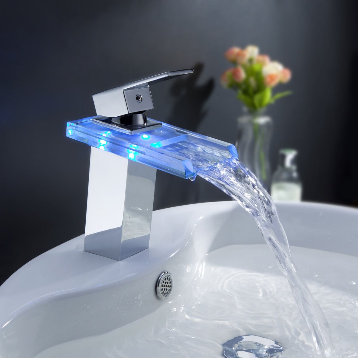 UnicunShop's tweet image. Ever jumped into the shower expecting warmth &amp;amp; got blasted with ice water? 🥶 Our color-changing faucet ends those surprises! 🔥💙  See how it works: unicun.com/product/color-… 🛁 #bathroomtech #nomoresurprises #smarthome