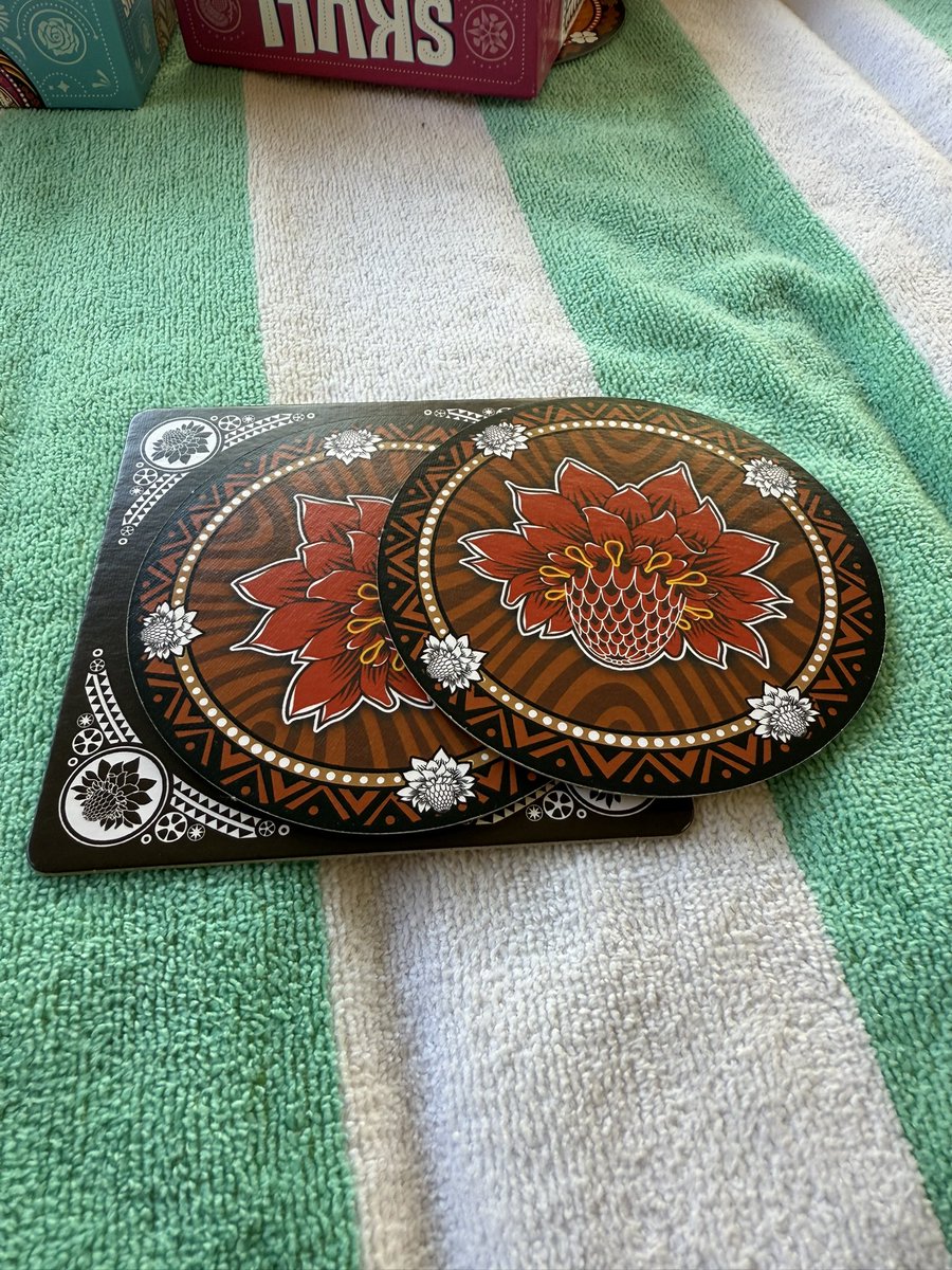 .<a href="/SpaceCowboys1/">SpaceCowboys1</a> - love the Skull game. Although not had a chance to play with 6 yet, for when we do - please could we get two more of this colour? They were missing from new game.