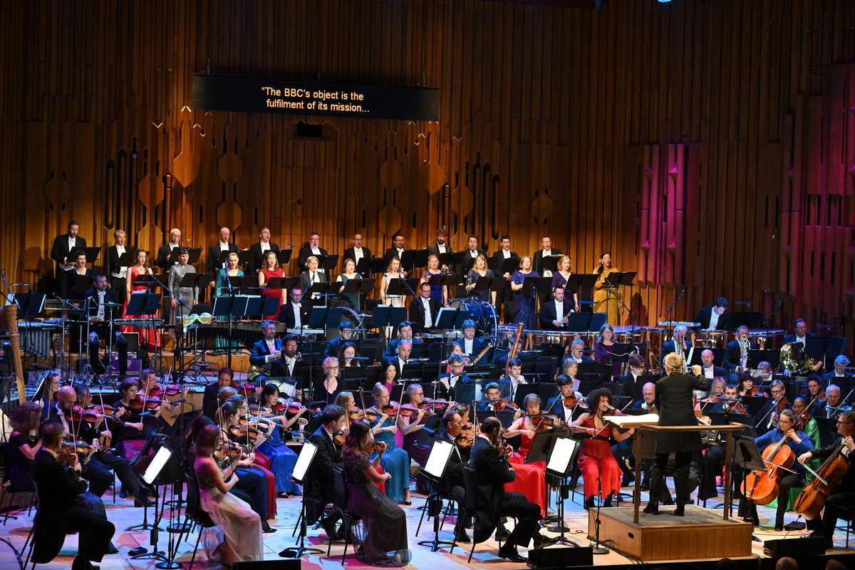 BBCSingers's tweet photo. 🎧 https://t.co/mNZGhBwDX4 https://t.co/TAXnCfyrvM