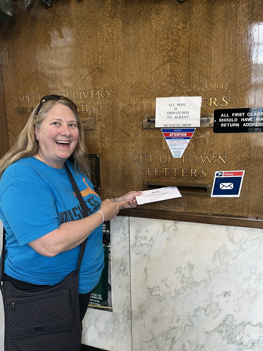 Mailed my ballot yesterday while in the U.S., taking advantage of that free postage. <a href="/DemsAbroadCan/">Democrats Abroad Canada 🇺🇸🇨🇦</a>