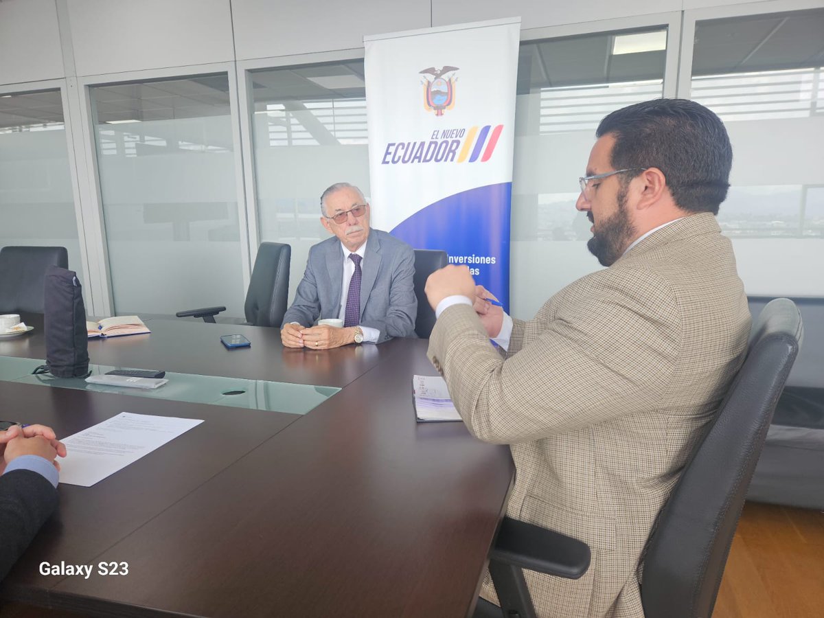 Hoy en Quito, nos reunimos con el Dr. Pablo Cevallos Palomeque, secretario de Inversiones Público Privadas del Gobierno Nacional, y hemos fijado como plazo el 31 de octubre para la firma del convenio de gestión y concurso para la licitación del proyecto de agua potable para Bahía