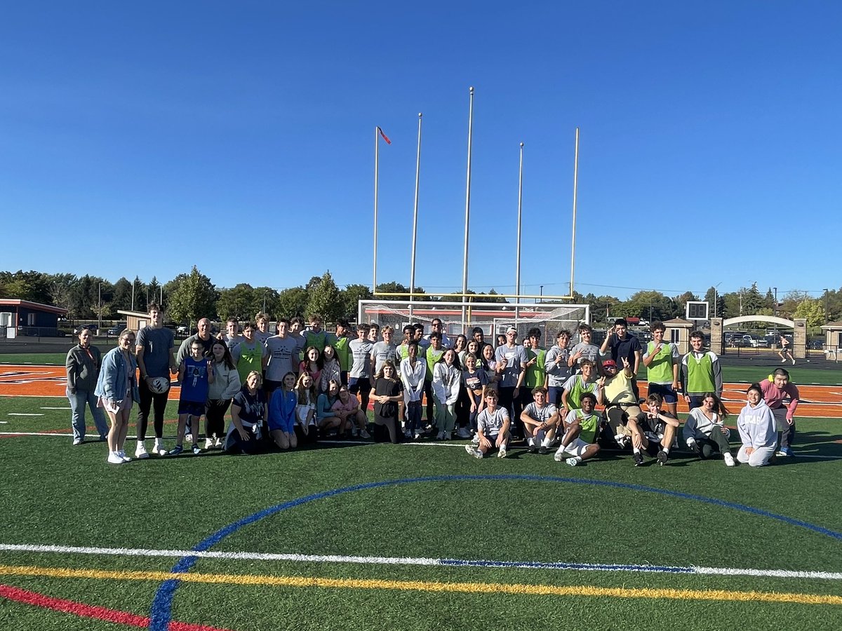 NNHS_Athletics_'s tweet photo. @NNHuskiesoccer hosted our final Best Buddies practice of the Fall Season. Perfect day for some soccer!  

Truly great job by everyone involved - Players, Coaches, Peer Leaders, Teachers, and Beat Buddies Teammates. 

Driven to COMPETE https://t.co/KEmVdL6D4H