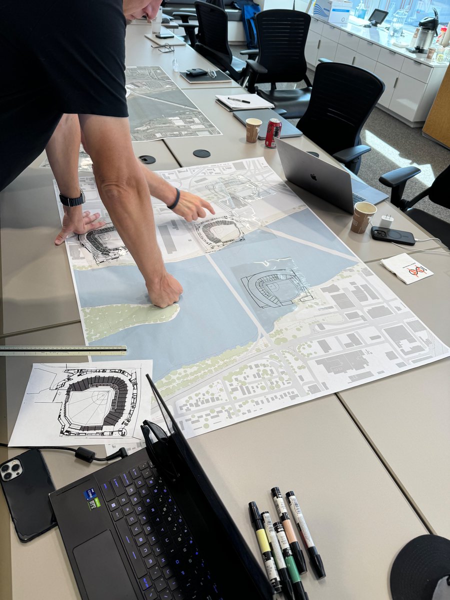 johncanzanobft's tweet image. Populous architectural design firm is designing renderings for Portland's MLB stadium on the South Waterfront. 

Want to be a fly on the wall?

Sneak peek: