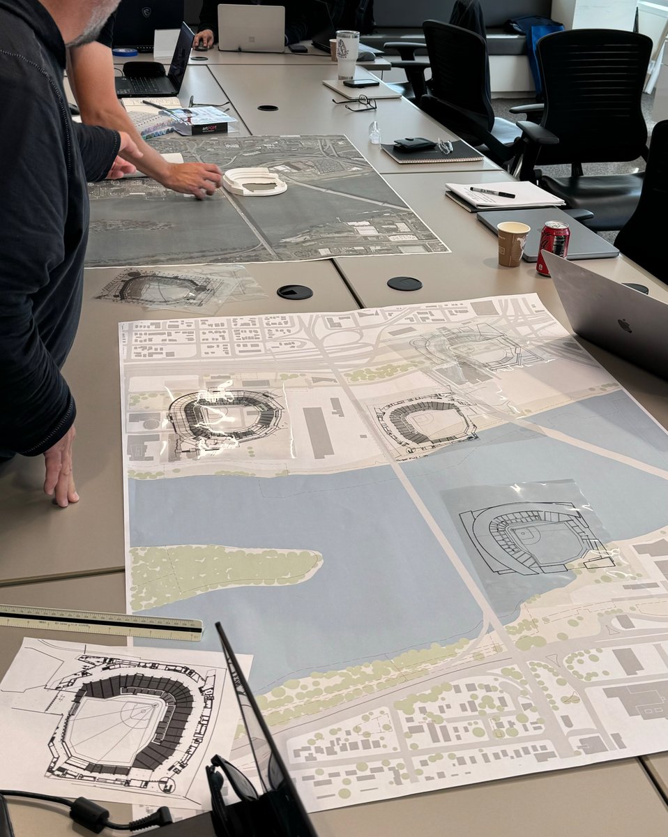 johncanzanobft's tweet image. Populous architectural design firm is designing renderings for Portland's MLB stadium on the South Waterfront. 

Want to be a fly on the wall?

Sneak peek: