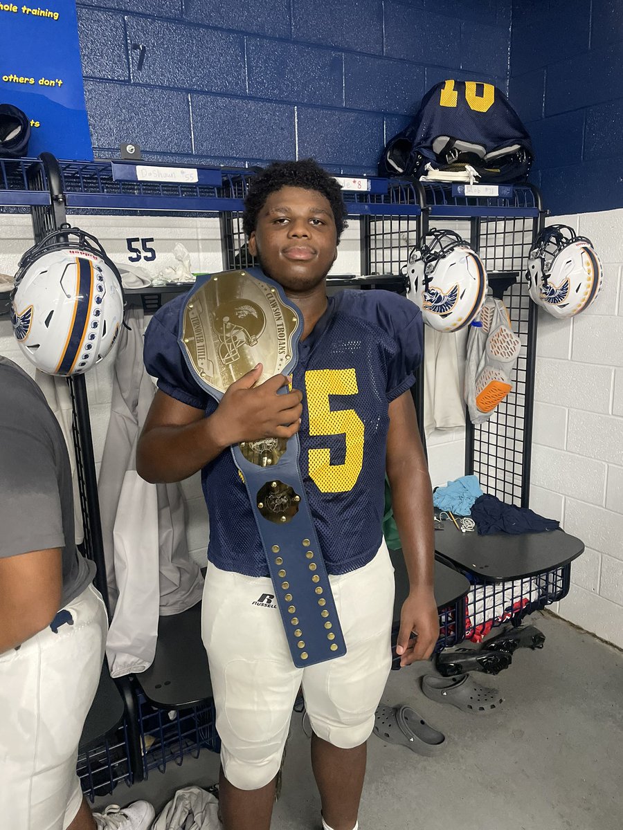 Week 5 DPOTW Jr DT Da’Shawn Williams. This is the 2nd time he has won the Turnover Title! Da’Shawn had a dominant performance. He had a sack and a forced fumble. However, the best play of the night, an int for a TD. It was a play that many will talk about for a long time.