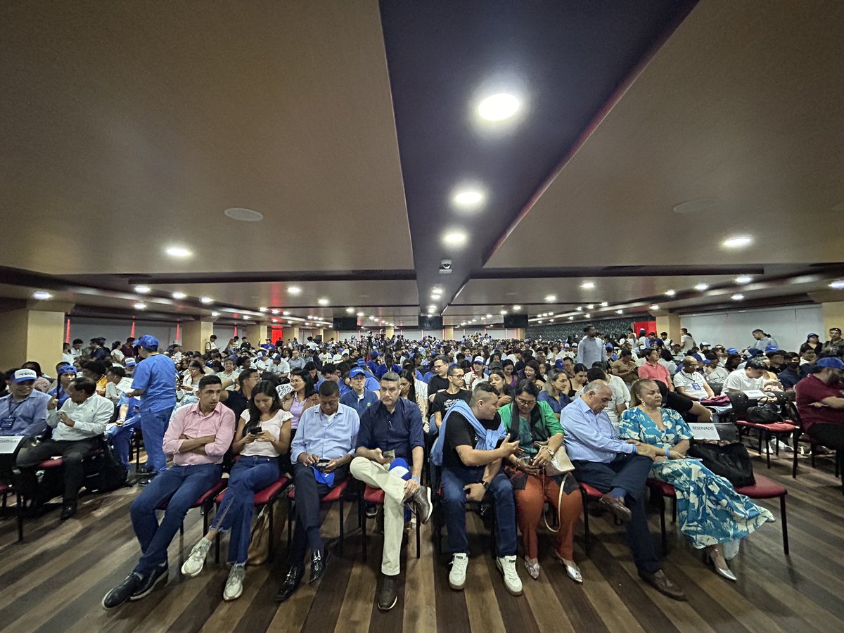 usantiagodecali's tweet image. 🌟 Nuestra Seccional Palmira es sede del Lanzamiento del programa “Talento Tech” del @TalentoDigCol donde se exponen los programas de interés de esta apuesta y que importancia tienen para nuestros Santiaguinos 💙

#usc #talentotech #tecnologia