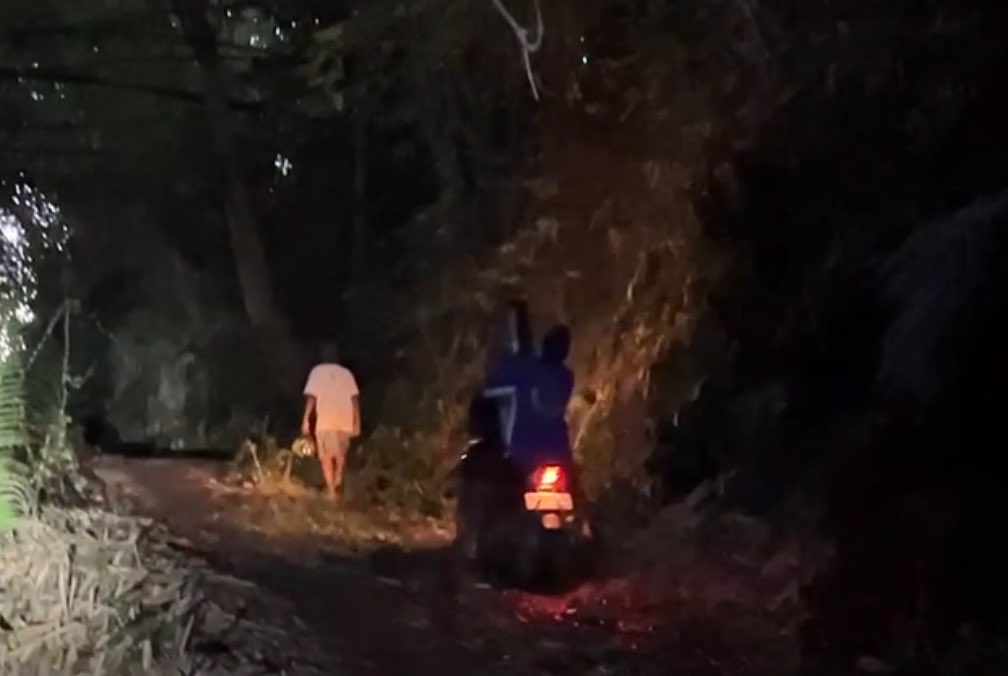 angginoen's tweet photo. Aku tahu ini, pernah riset; hal2 macam ini sering dijadikan jalan pintas yg kurang bisa dipahami nalar. Sama halnya judol, pesugihan/ritual kungkum kedung ini, katanya menjanjikan kekayaan/sukses pd siapa yang konsisten menjalaninya. Waktu riset TEBUSAN DOSA, aku wawancara.. https://t.co/xEsAixdYP2