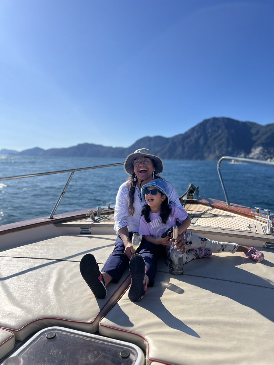 CakedUpLok's tweet photo. Private boat for lil sis bday 🎂 https://t.co/bi4os5N9EP