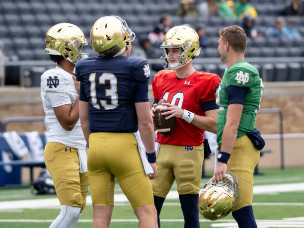 HoltzHeroes's tweet image. Goodknight ☘️ faithful. Always support who we are, not who we are not.

Our players &amp;amp; commits have made a choice to work, a choice to sacrifice, to put themselves on the line to represent @NDFootball 

That kind of commitment &amp;amp; effort deserves &amp;amp; demands our respect.
☘️🏈 🌳