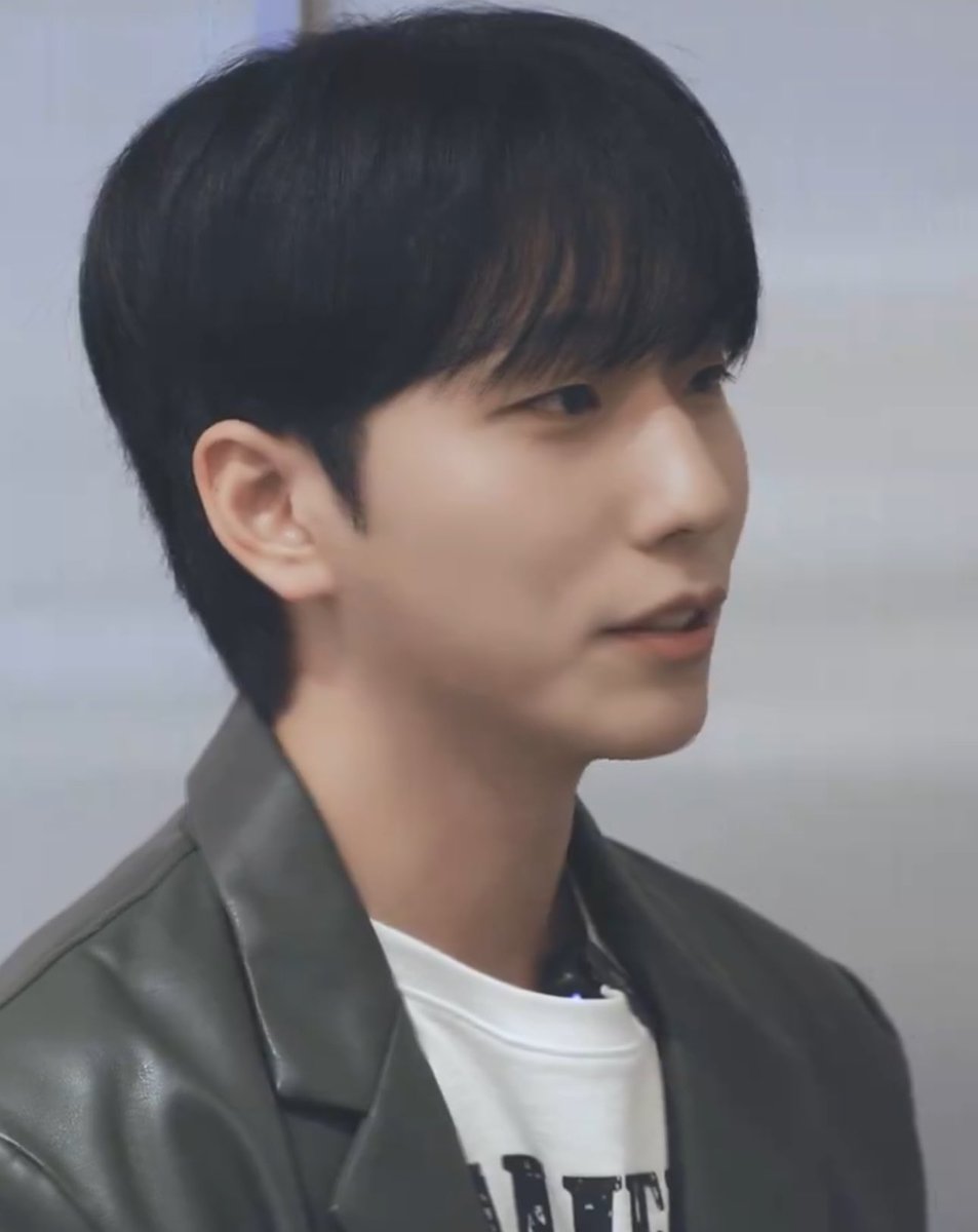 아니 표정 차이 확 느껴져
아티스트햄은 되게 자신감 넘치잖아
햄이 연기천재라니