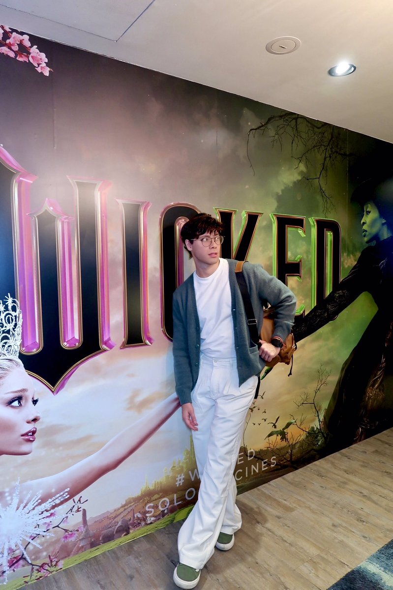 _SoyPanito's tweet photo. #Wicked 💖💚

@Panagiotios ✨🌿 https://t.co/MyBX3Sh9pU