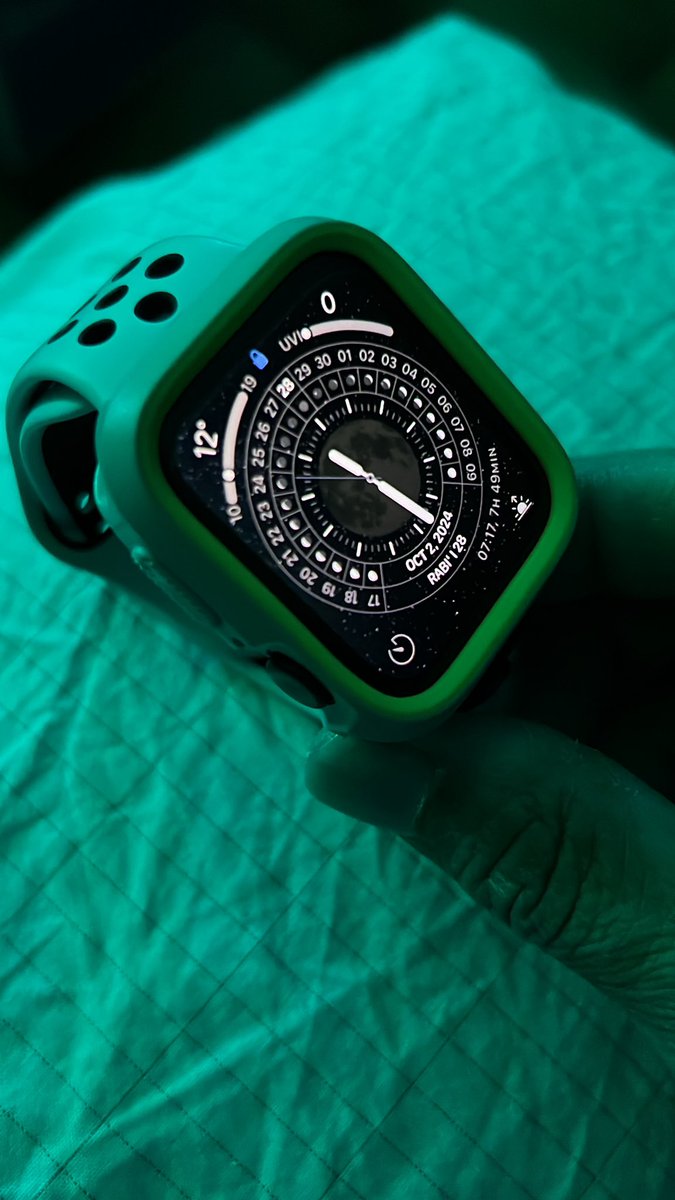luvmousey's tweet photo. @EWRairport late this morning, I didn’t get to properly thank the security agent for being so observant and experienced that you were able to deduce that the “lost” watch belonged to me…Thank you. ♥️ Keep being great in everything that you do. https://t.co/gBbMcmdOfh