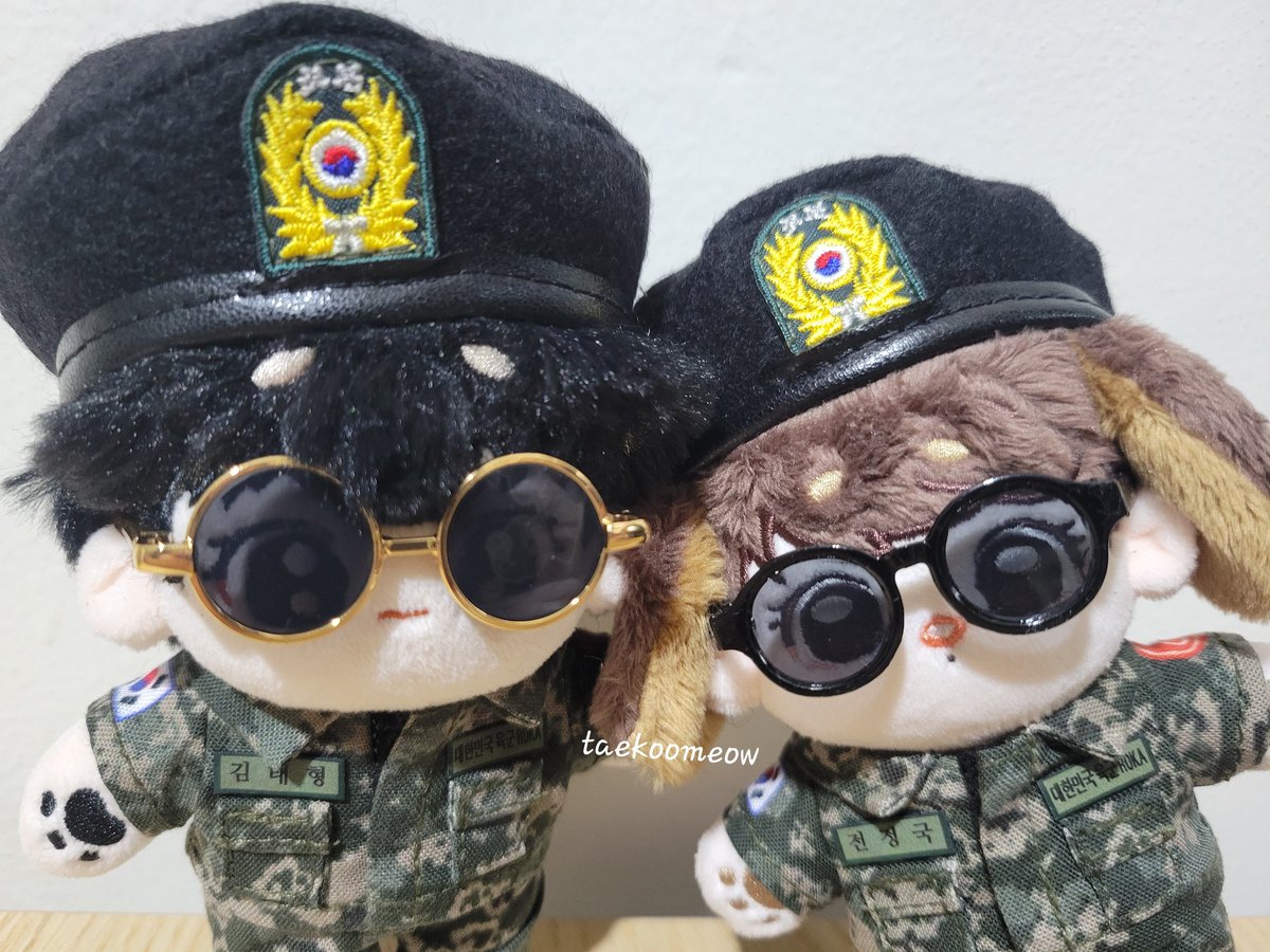 ceejkv's tweet photo. "selca, hyung?" #ceebabies https://t.co/5e2BYB1vrP