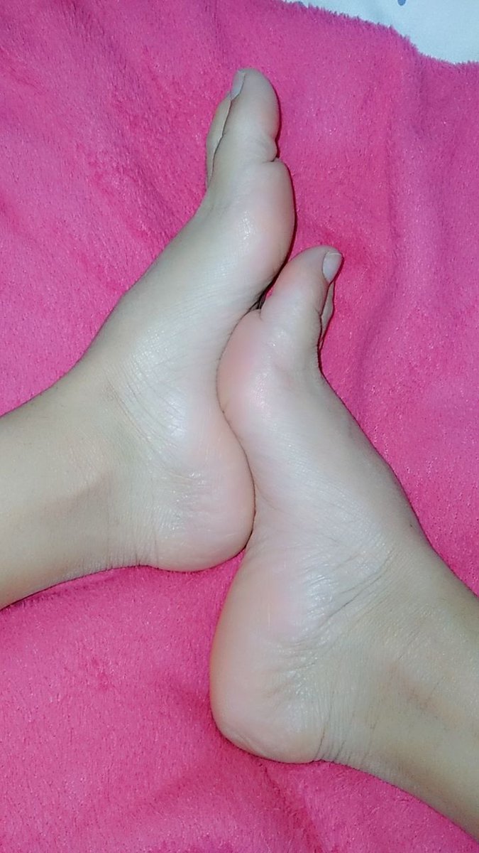CattaFeet's tweet photo. #footfetish #footmodel #royalfootmodel https://t.co/7wSHKD98Ui