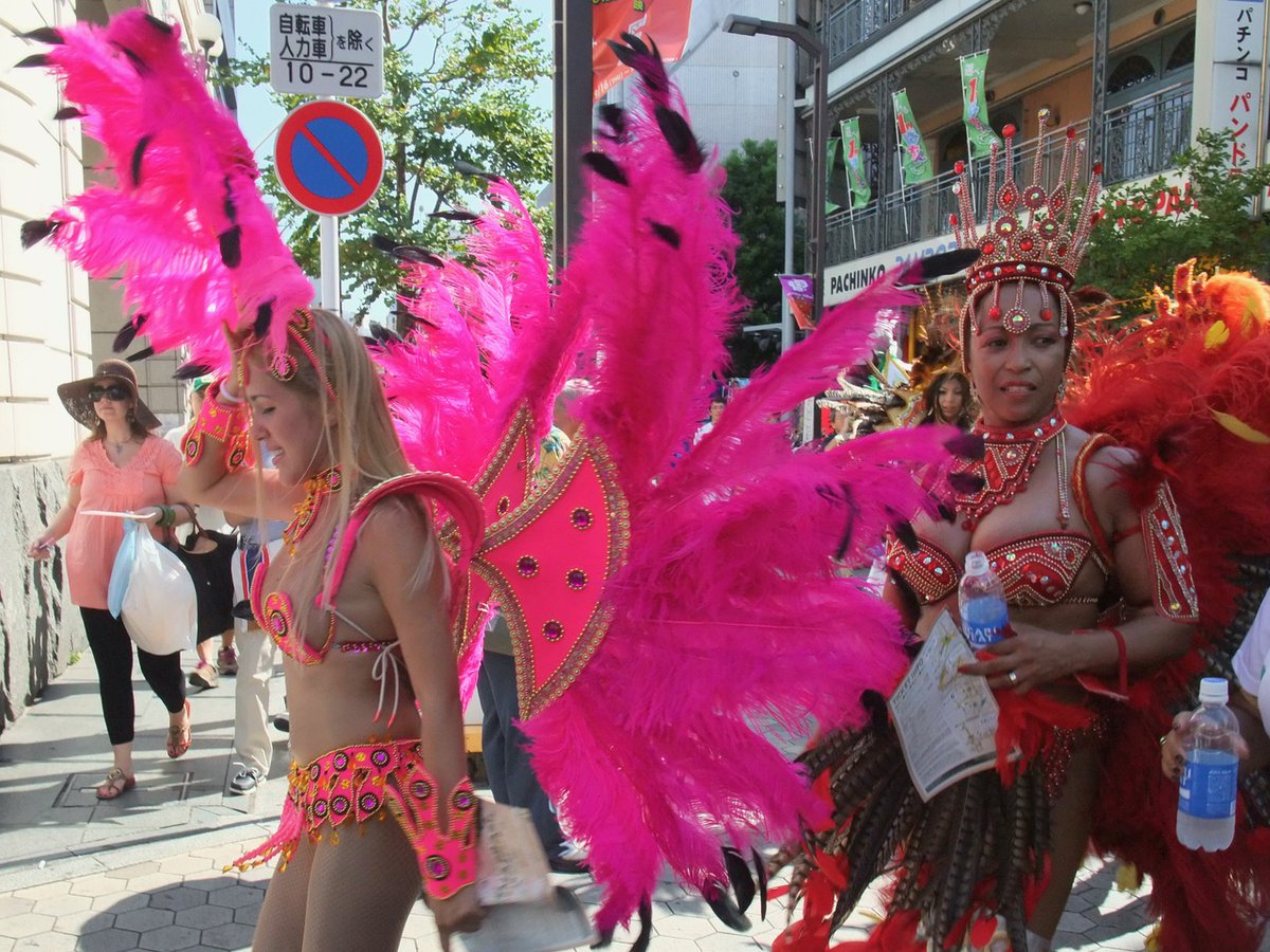 R3dYJFlmC93Cvni's tweet photo. [#シンにっぽん劇場写真帖 // Photo exhibition at X]

No.255

Photo by ©Gh0stWasMe
all rights reserved

#赤い羽根 #踊り子 #浅草サンバカーニバル #浅草 #東京
#スナップ写真 #dancers #RedFeather #AsakusaSamba
#Asakusa #Tokyo #streetphotography https://t.co/JqNaqcENxk