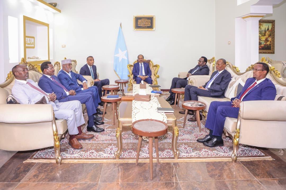 HarunMaruf's tweet photo. Somalia’s political leaders are meeting in Mogadishu at a crucial period for the country.

President @HassanSMohamud, his PM @HamzaAbdiBarre and regional leaders are discussing elections, and security as the current mission draws-down, and the troop contributing countries for the upcoming mission is not agreed upon.

There will also be discussions about the closer collaboration between the state and the federal government to ensure the peace and development of the country.