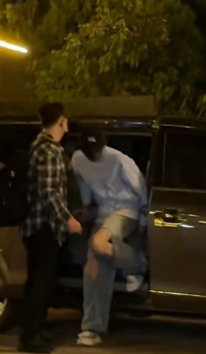 li07114107's tweet photo. 被操的不行了 夹着小逼不敢张开也是这样 没事啊 那就腿交好了 在外面穿这么骚  被人手从腿根伸进去掐阴蒂马上得哭出来吧 小可怜 下次别发骚了 https://t.co/j3M0BB5r7v