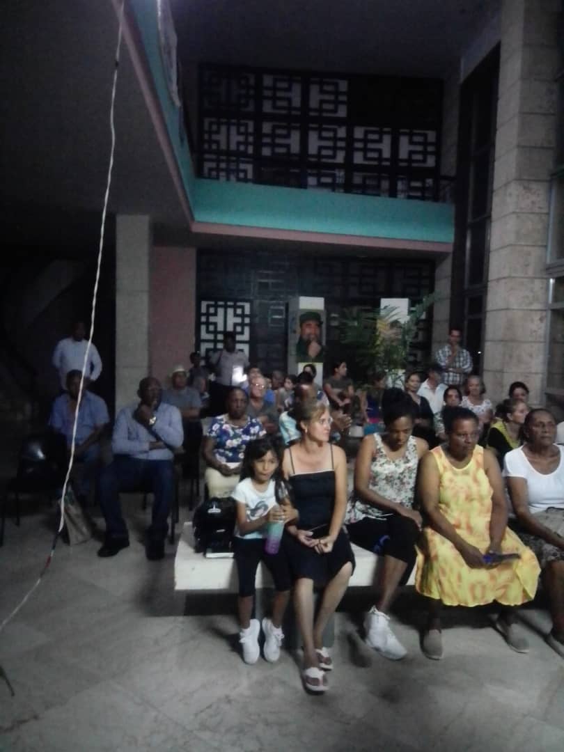 bioti4593's tweet photo. Rendición de Cuenta con el Delegado de la Zona 59 CDR 7 del Consejo Siboney con la presencia del Vicepresidente Salvador Valdés Mesa. https://t.co/6MIKaEfBOH