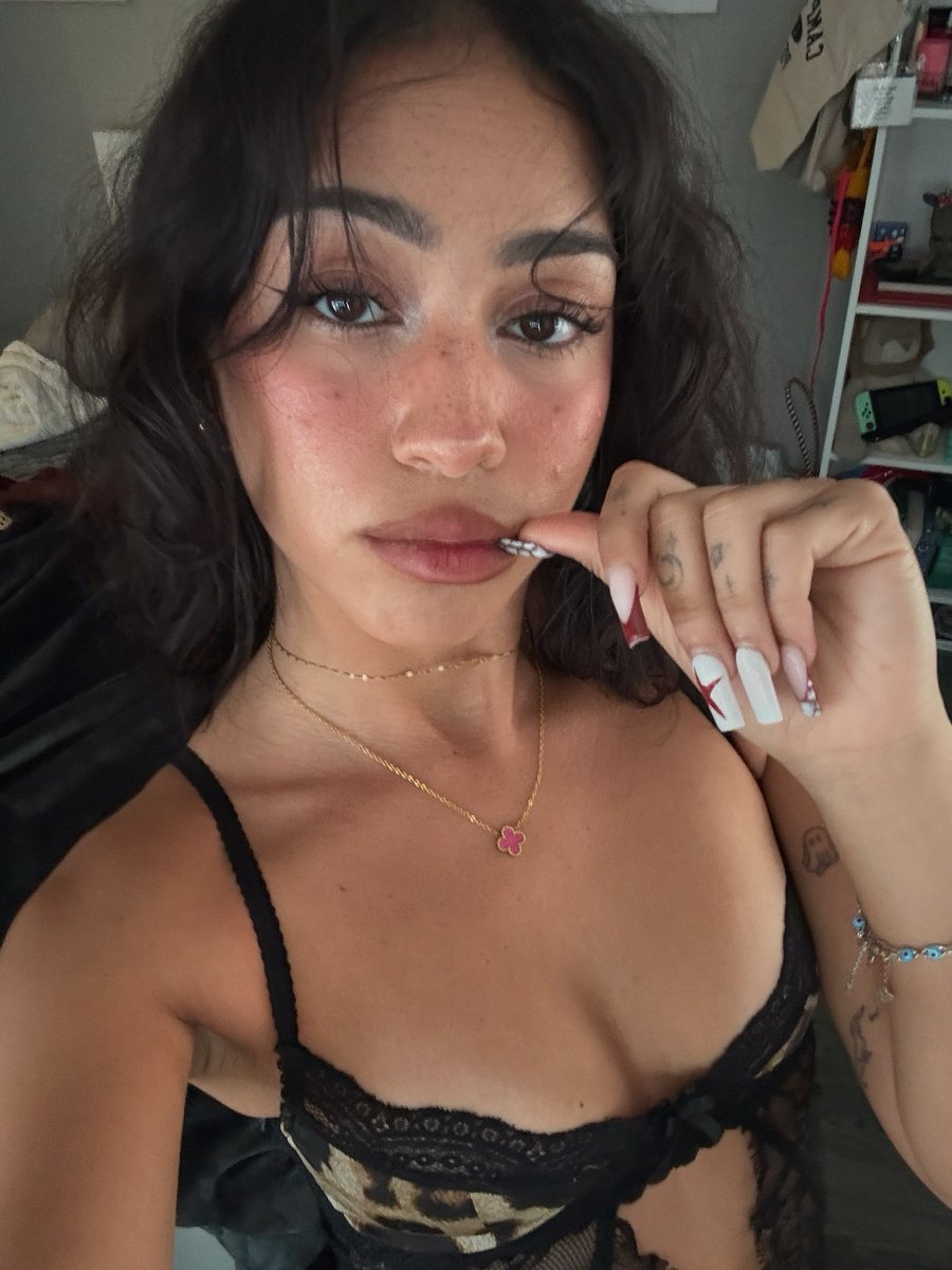 lunasofiiaa's tweet photo. hi https://t.co/chLGddTTHN
