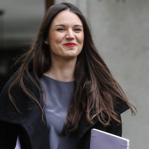 #URGENTE 🚨PDI detecta 5 abonos de dinero sospechosos de Irina Karamanos a la Fundación Pro Cultura durante la campaña presidencial del presidente Boric, la ex primera dama declararía como imputada por el Caso Convenios.