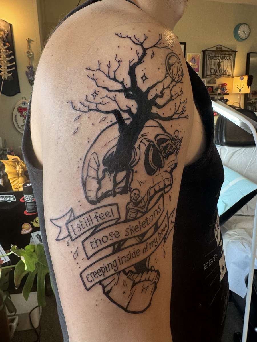 tripppage's tweet image. The only way to celebrate October was with a @drivewaysband tattoo

@FirestarterInk killed it