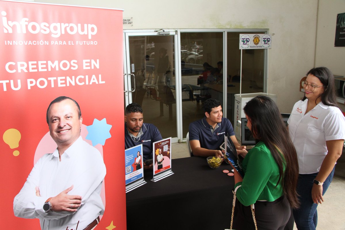 utppanama's tweet photo. George Guzmán, estudiante de la @utpfii y coord. de esta feria de oport., señaló que dicho evento tiene como objetivo, que los estudiantes de diferentes facultades conozcan las variadas ofertas laborales disponibles de las empresas invitadas, que abarcan un gran campo laboral. https://t.co/aKX4FWJXVp