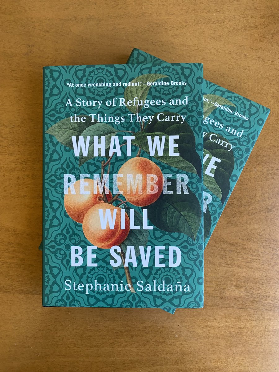 usccrcc's tweet photo. Thank you to Stephanie Saldaña for visiting @USCAnnenberg and talking about "What We Remember Will Be Saved: A Story of Refugees and the Things They Carry."
Stephanie was a journalism fellow with our #engagedspirituality project. Get the book here! https://t.co/HNcnPCT9kZ https://t.co/aaMDQgwTTQ