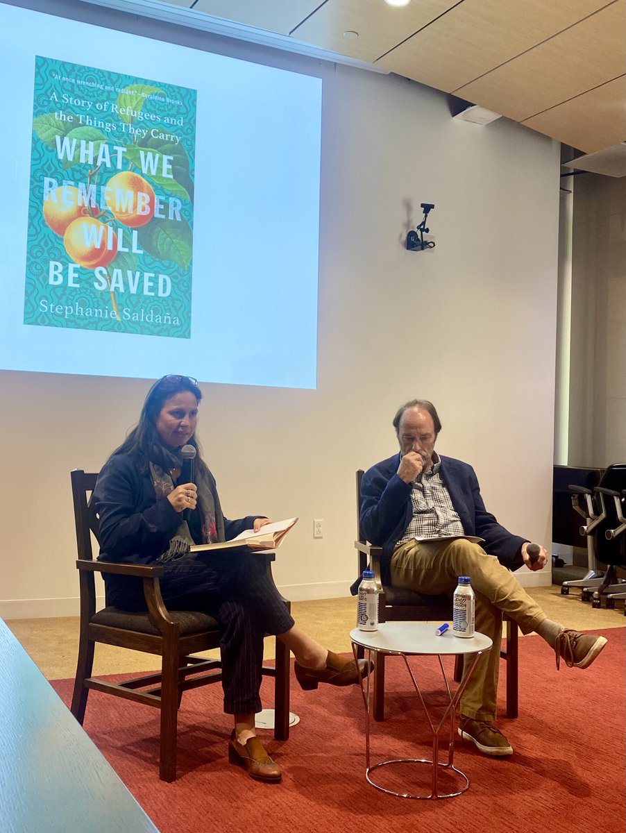 usccrcc's tweet photo. Thank you to Stephanie Saldaña for visiting @USCAnnenberg and talking about "What We Remember Will Be Saved: A Story of Refugees and the Things They Carry."
Stephanie was a journalism fellow with our #engagedspirituality project. Get the book here! https://t.co/HNcnPCT9kZ https://t.co/aaMDQgwTTQ