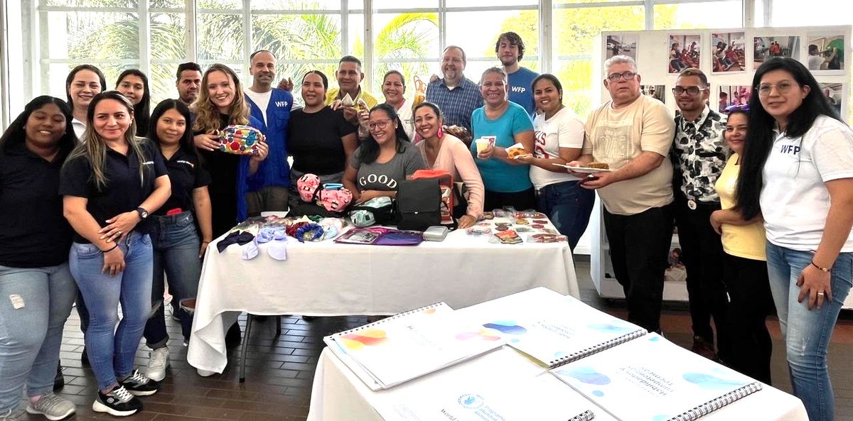 En #Cali apoyamos a comunidades de acogida y a migrantes a construir un futuro próspero y solidario, sin dejar a nadie atrás. Gracias <a href="/WFP_es/">WFP Español</a>, @LolaCastroWFP y <a href="/teonims/">Matthew Nims</a> por acompañar este proceso y evidenciar que estamos con quienes más nos necesitan.