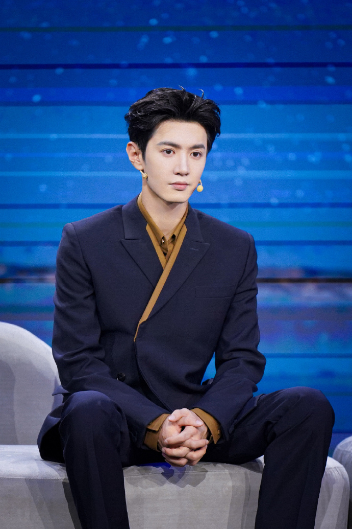 Kandelya_'s tweet photo. Yuan Yuan untuk CCTV8 variety #PlayThePlay

[3]
#ChenZheyuan #陈哲远 https://t.co/OwpOJ0wYYS
