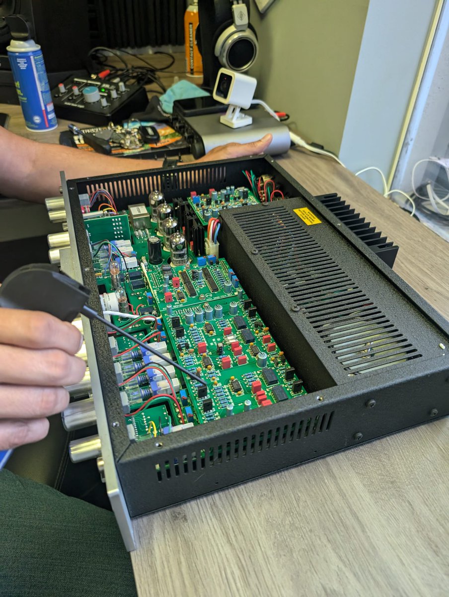 SoundEnclave's tweet image. @avalondesignusa New tubes new life! Flawlessly since 1999. WE LOVE THE 737SP. Better #sound better #voiceover @BackstageDub