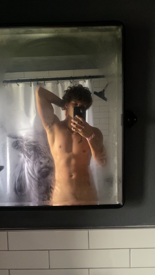 Say hi for the nudie version in ur DM