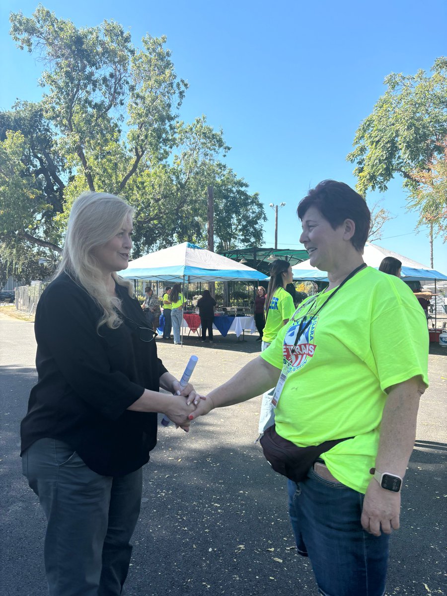 SupCindyChavez's tweet photo. No RSVP needed—drop by tomorrow and Friday, 10am - 4pm at the Pavilion and Fiesta Hall.
If you need a way to get to the Fairgrounds, @VTA is offering free rides for veterans (with ID) on all buses/light rail countywide. https://t.co/UD502A1lTa