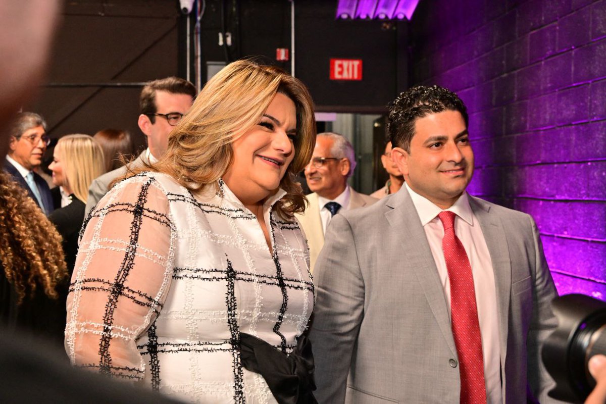 Llegamos a WAPA TV para nuestro primer debate. Nuestras propuestas son claras, enfocadas en tus necesidades y con la mira en un Puerto Rico próspero, con un gobierno que te atienda y te resuelva!

Presentaremos propuestas claras para el futuro de nuestra Isla.

Accede a las
