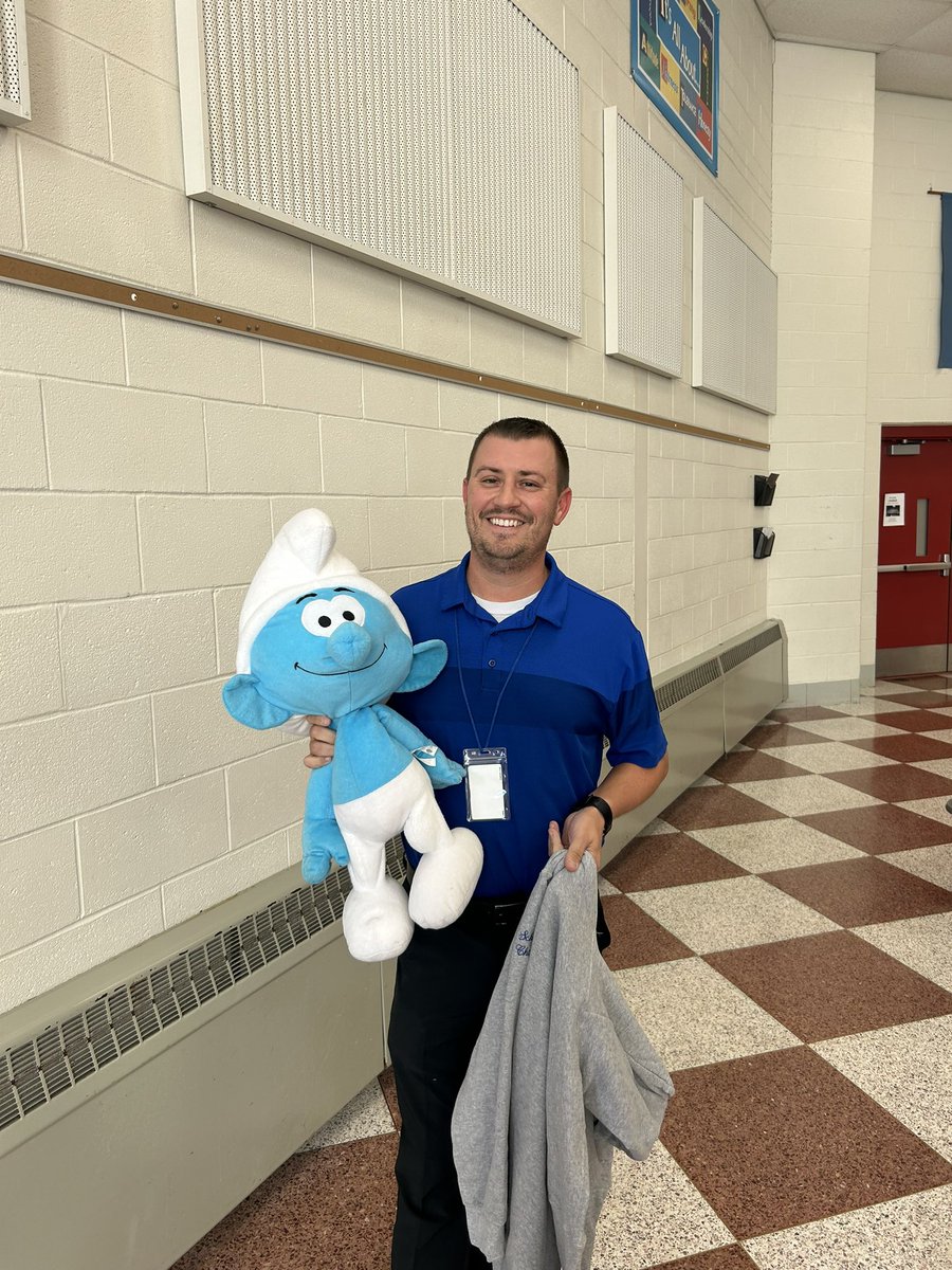 WSPSMiddle's tweet image. Congrats to Mr. Cookish! He won our fifth annual staff Amazing Shake challenge at our Faculty Meeting today! @ronclarkacademy @mrronclark_ @kimbearden