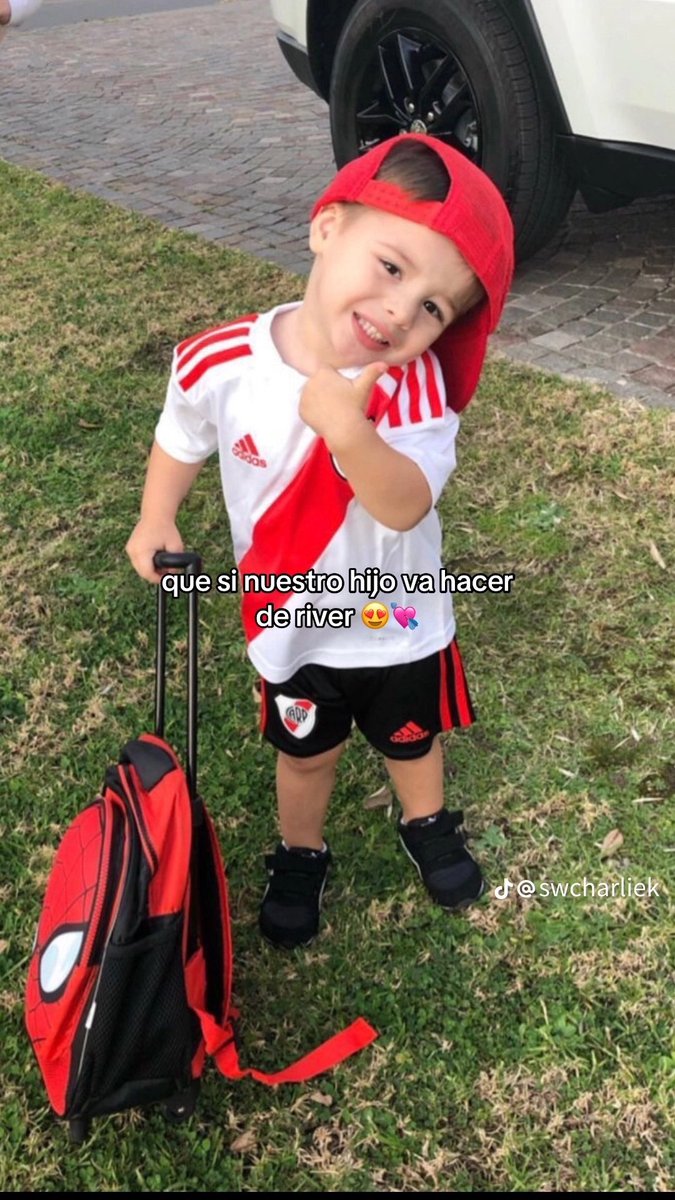 Mi hijo va a ser más gallina q Labruna