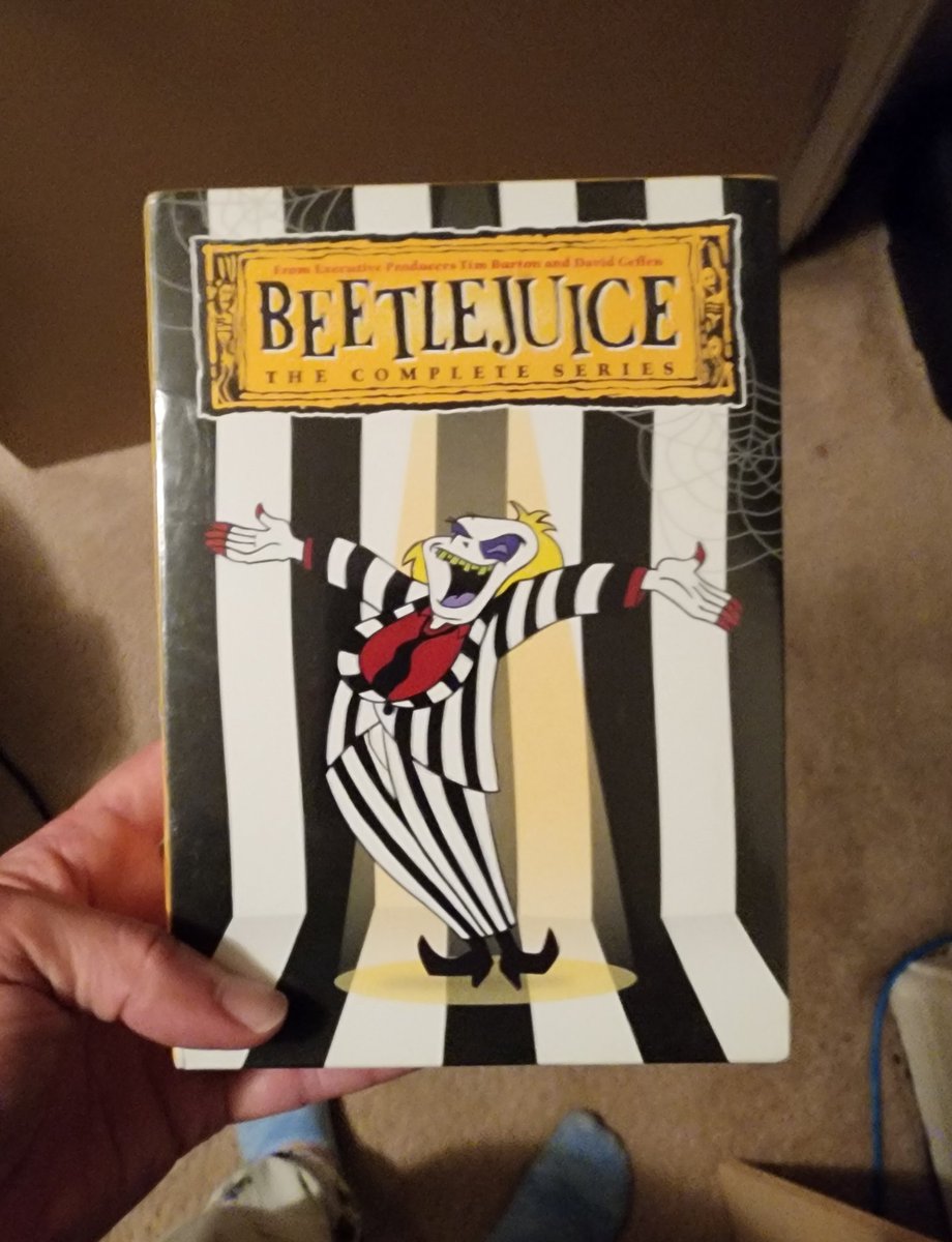 Mattyfp1's tweet photo. My phone case broke so I ordered a new one. I forgot I had this in my cart. I guess I bought myself a spooky season present. https://t.co/Ppl1XhI1L4