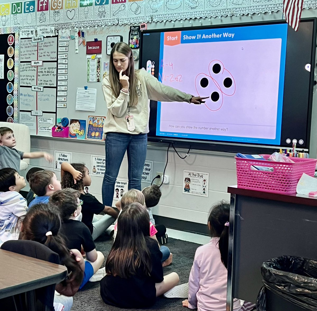 CarlenaSheeran's tweet photo. Wednesdays are great days for very focused and intentional math instruction that involves hands-on activities, tools/manipulatives &amp; turn/talk opportunities to explain their reasoning @HeartlandES!👫🏽 Curriculum Associates #HCSDifferenceMakers #Math #FoundationalNumeracy https://t.co/5CKfuu93yK