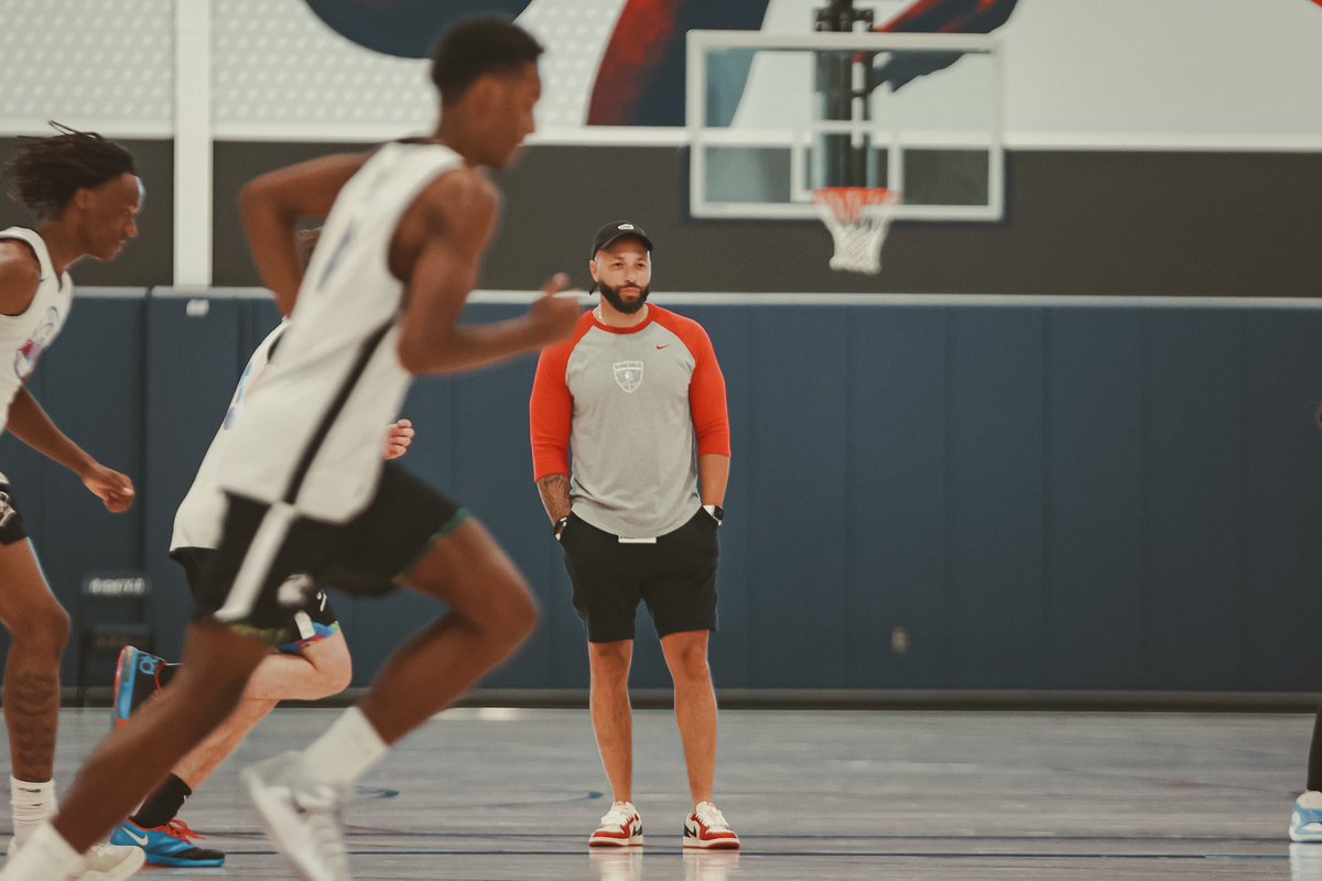 KCK_MBB's tweet photo. Day 1 in the 📚 ⏳ https://t.co/SmAESEwXDt