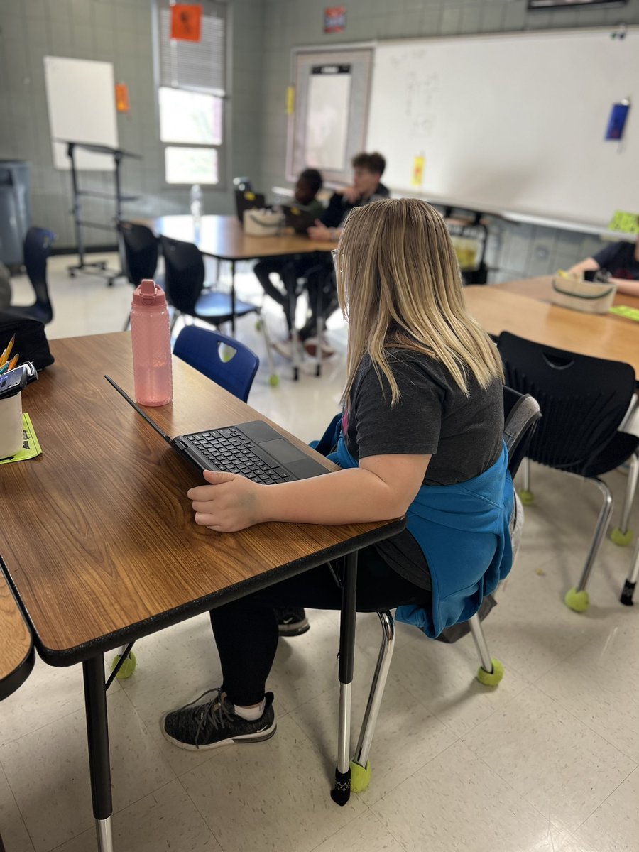 LCtrailblazers's tweet photo. Dedication adds up! 6th grade students are crunching numbers and staying late with Mrs. Meyr, Mrs. Vieth, and Miss Painter to prepare for their upcoming math test. ❤️➕💛🟰💯
#LContheRISE https://t.co/MuHZI8Xd9J