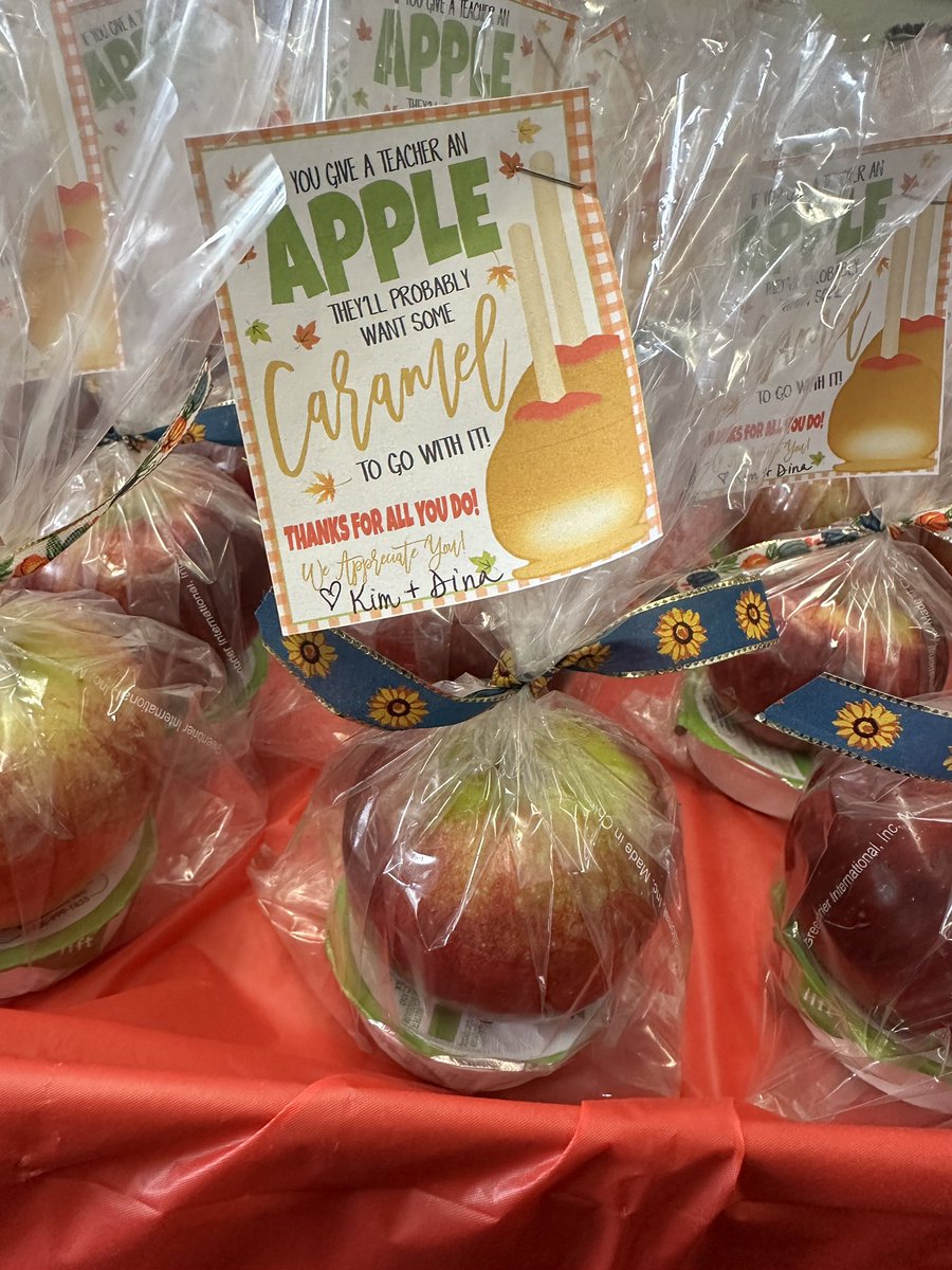 Dmm74's tweet photo. Our 1st month of school was awesome to the “core” thanks to our amazing teachers and staff! 🍎 Everyone enjoyed their sweet treat! 
@pvdschools 
@ElementaryZone https://t.co/BWAj0ZYytt