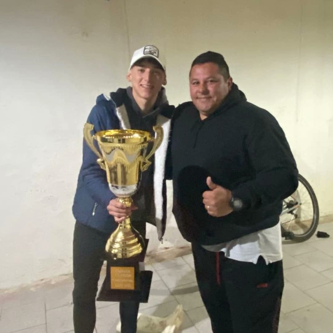 Mentalmente perdido, emocionalmente destrozado y físicamente cansado.
Prometo juntar fuerzas para seguir y dedicarte todos los goles que te mereces gordo 🤞🏽🕊️⚽☠️